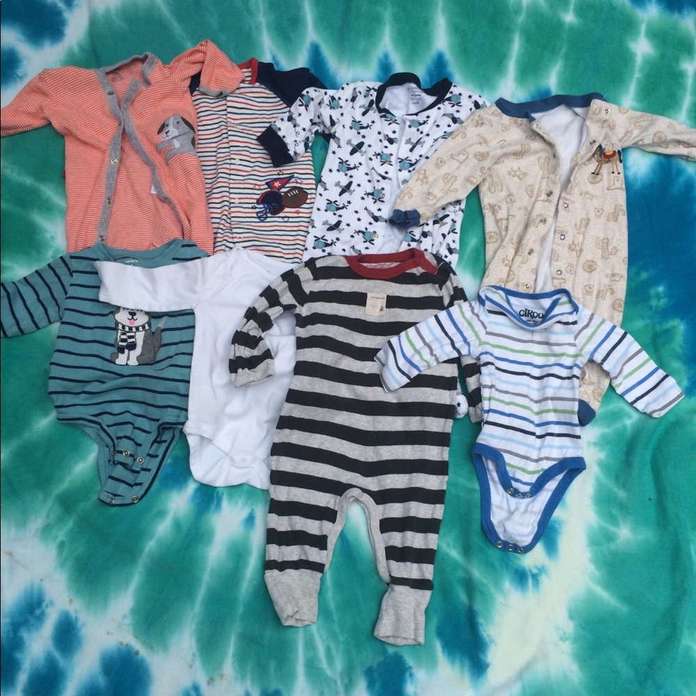 Lot of baby boy pajamas and long sleeve 6-9 months
